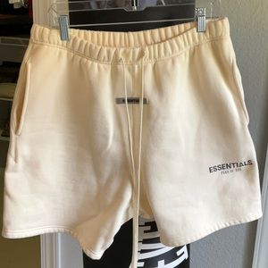 Fear of god essential short